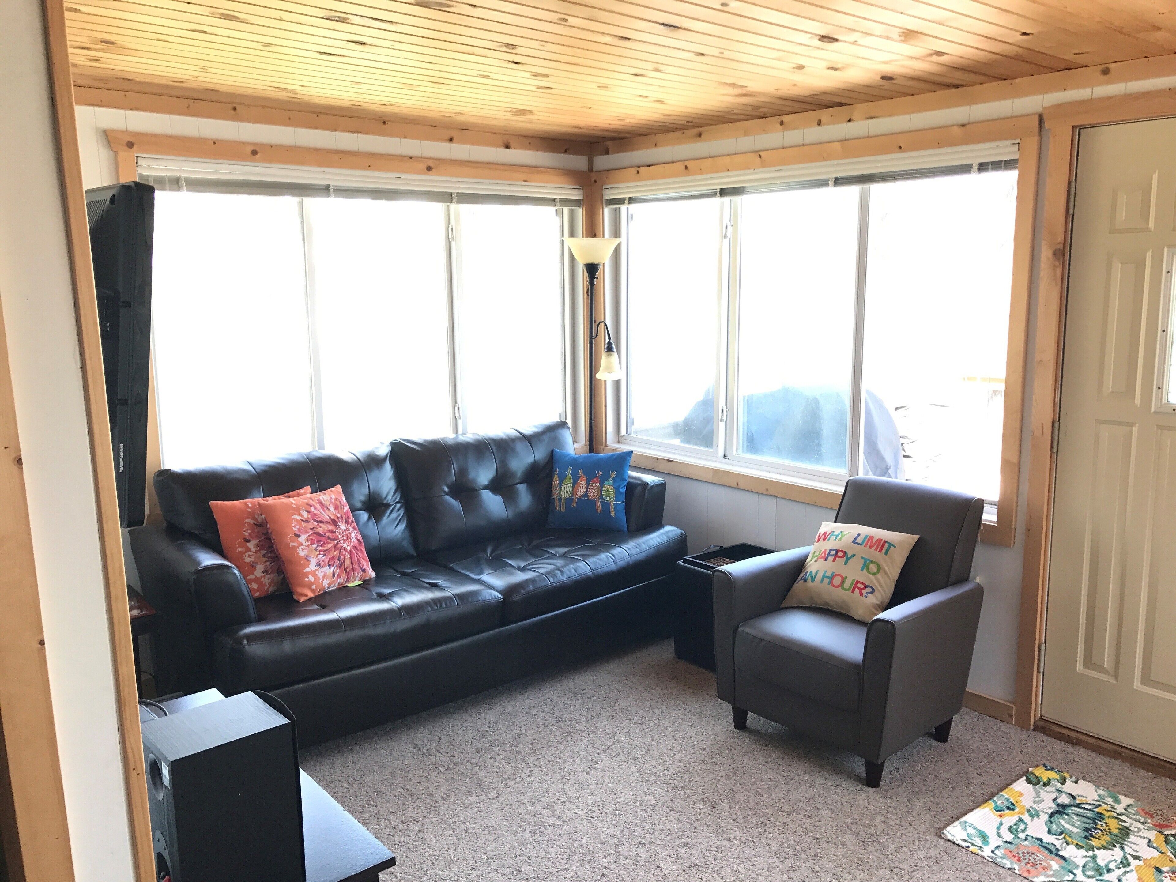 Lakefront Cabin Perfect for Families. Cabin and Bunkhouse on Pickerel