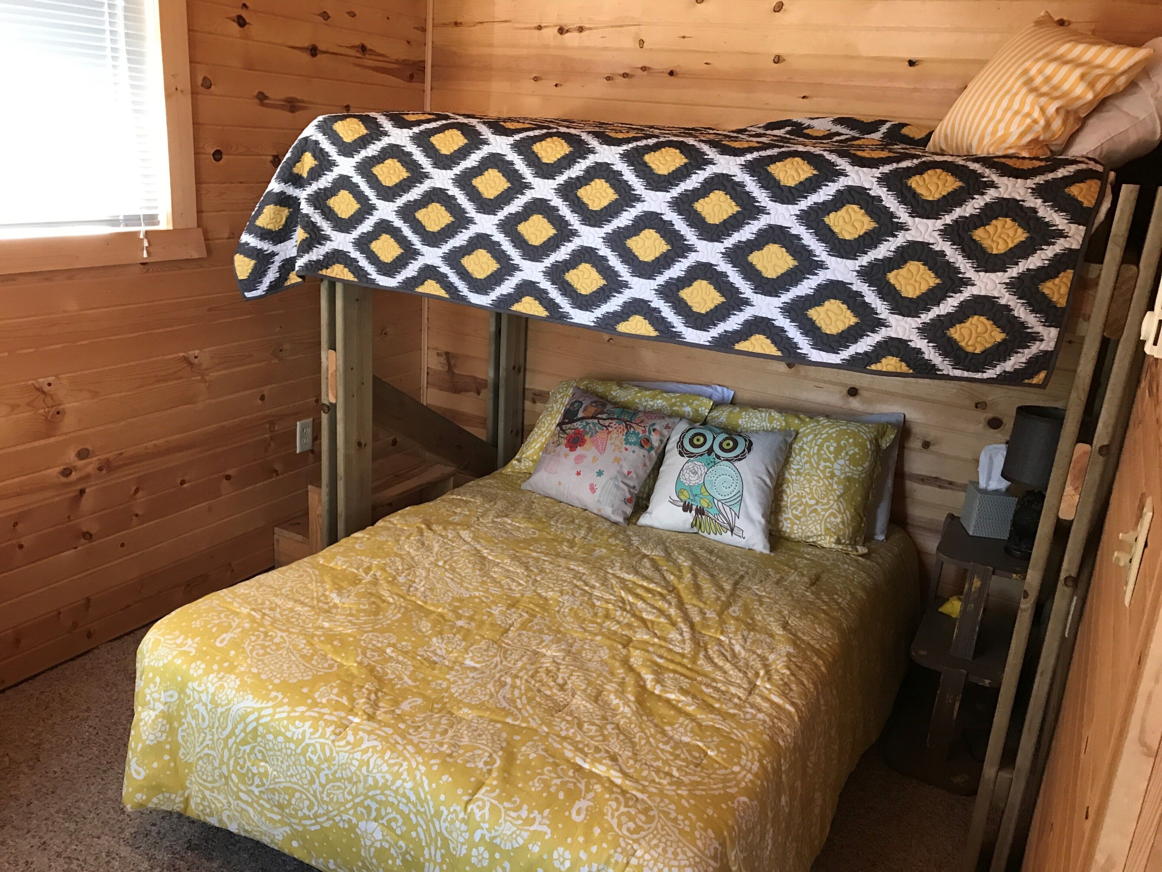 Lakefront Cabin Perfect for Families. Cabin and Bunkhouse on Pickerel