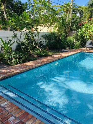 A heated pool - Perfect Getaway (West Palm Beach)