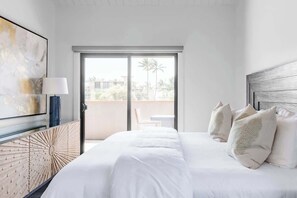 3 slaapkamers, een strijkplank/strijkijzer, reisbedje, gratis wifi