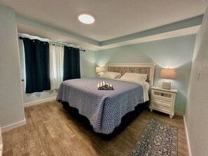 Iron/ironing board, WiFi, bed sheets - Siesta Key, Sea Horse Villa, Pool. Daily rentals (Sarasota)