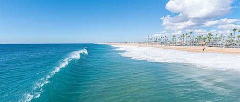 Una spiaggia nelle vicinanze