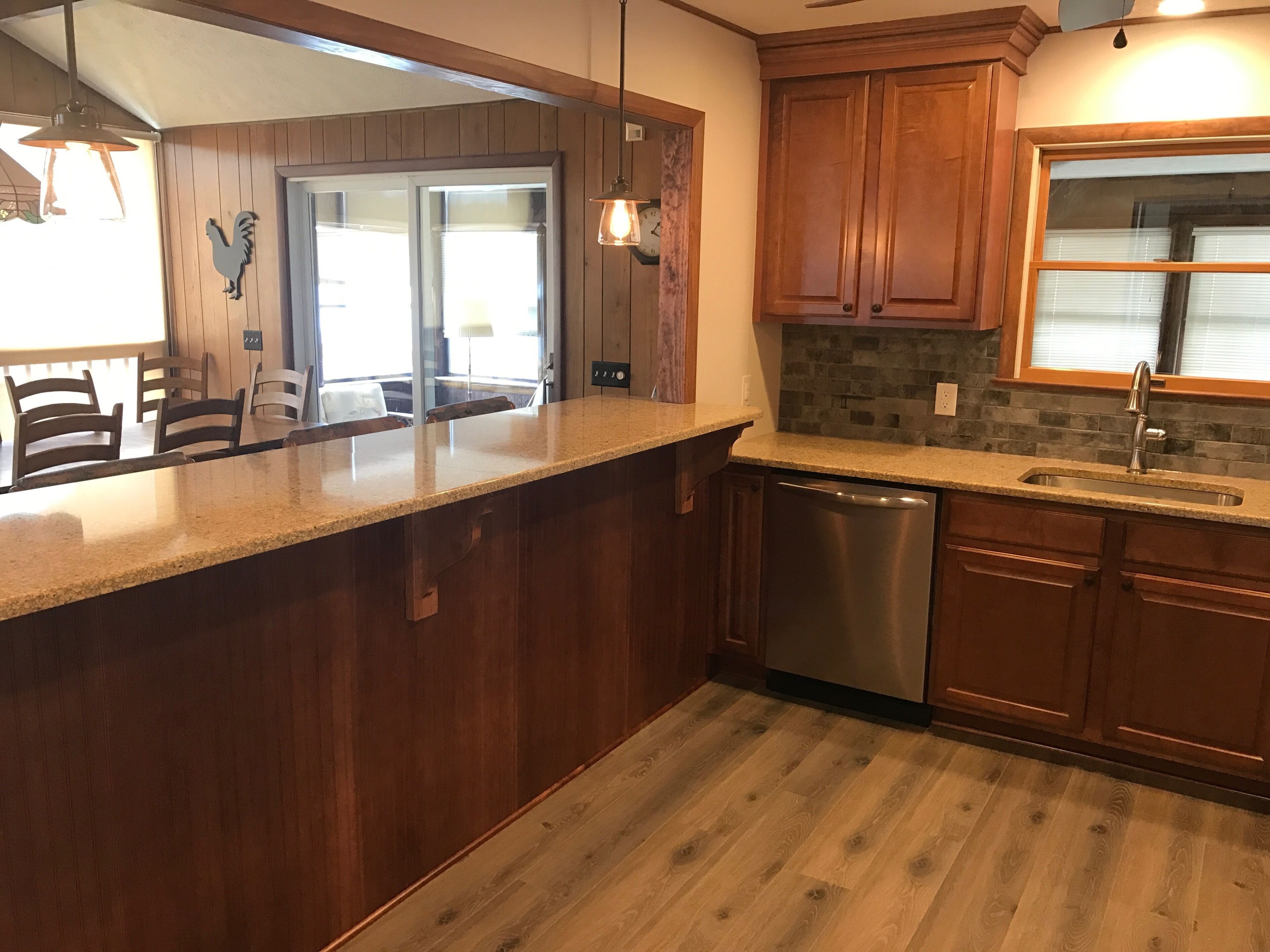 Magnificent Lakefront - Boat, Fish, Swim, Hike, Ski and Unwind