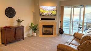 Smart TV, fireplace, DVD player, stereo