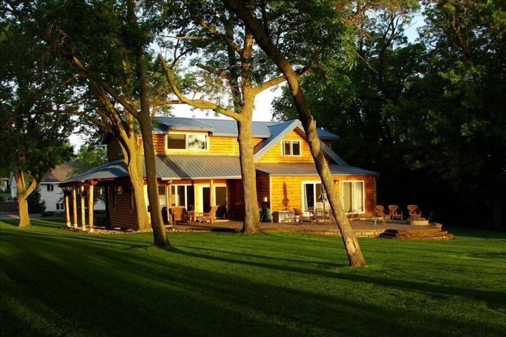 Beautiful 5,000 square foot Home on quiet lake in Alexandria