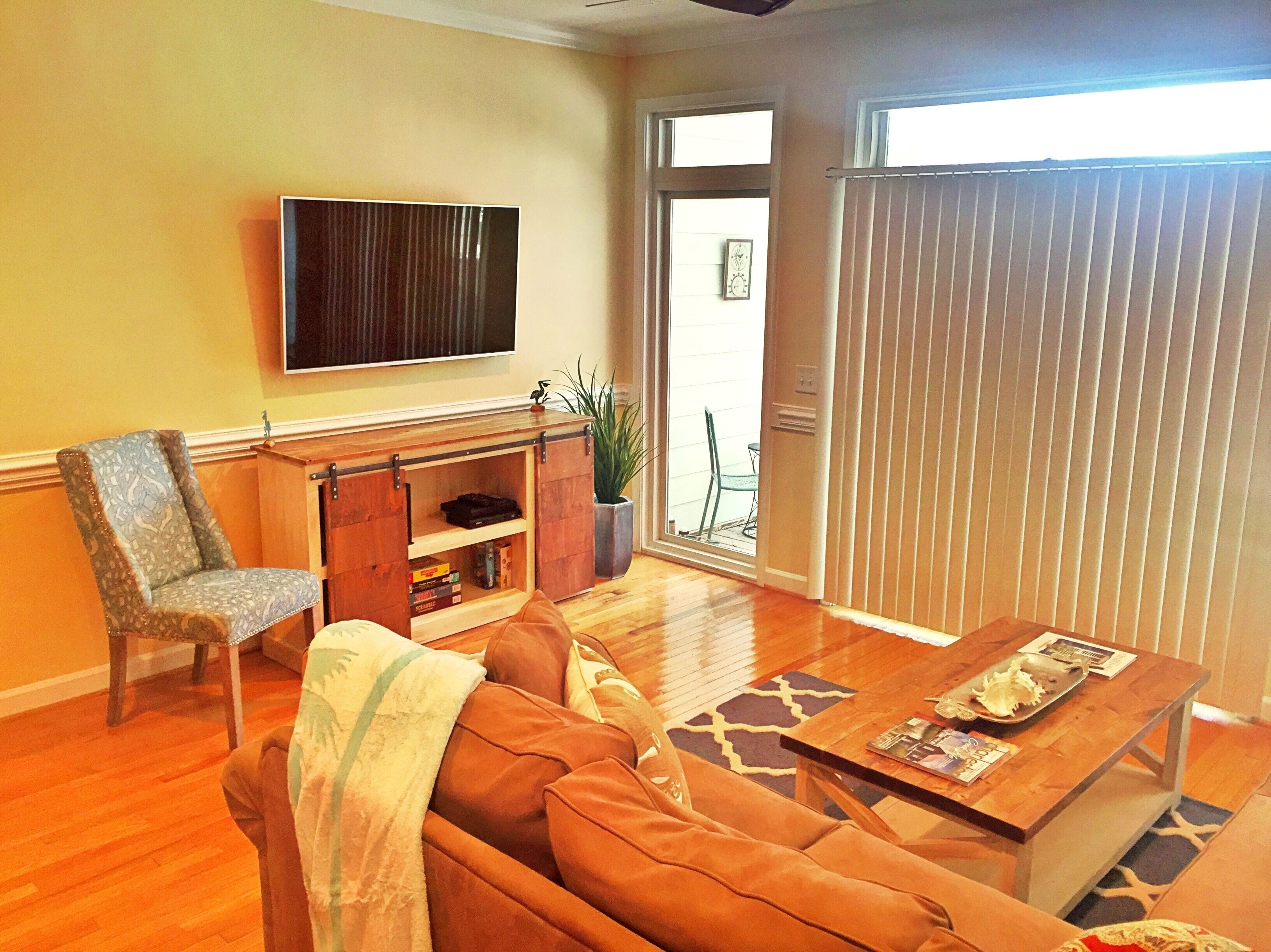 Beautiful 3 Bed/3 Bath Townhome Short Walk to the BEACH!!