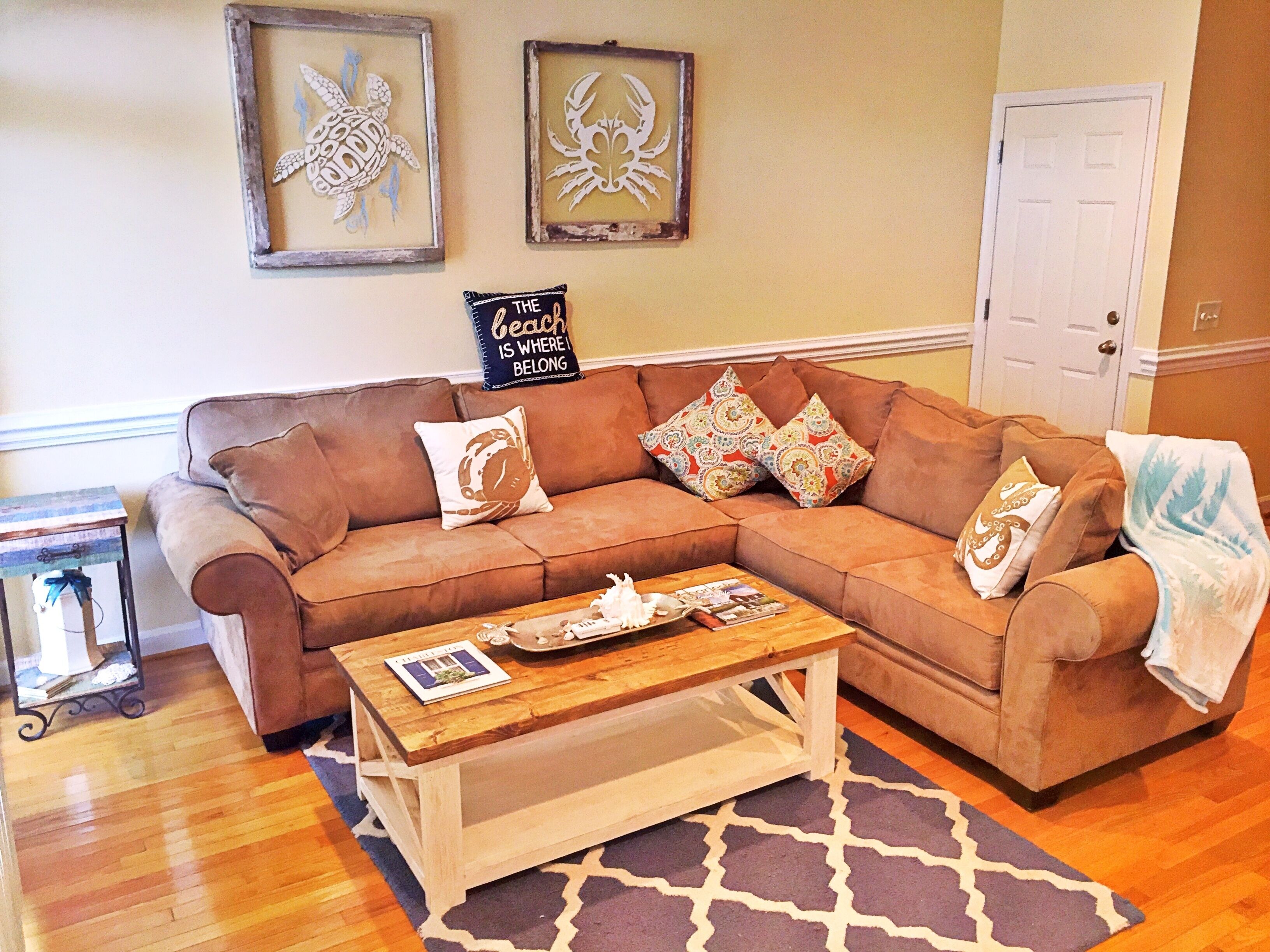 Beautiful 3 Bed/3 Bath Townhome Short Walk to the BEACH!!