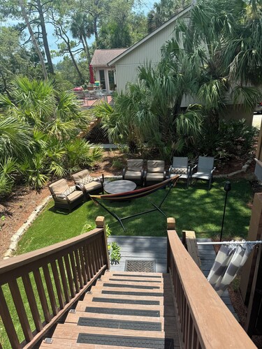 Marsh front Fripp Island Home with limo golf cart.  Amenity Cards available.