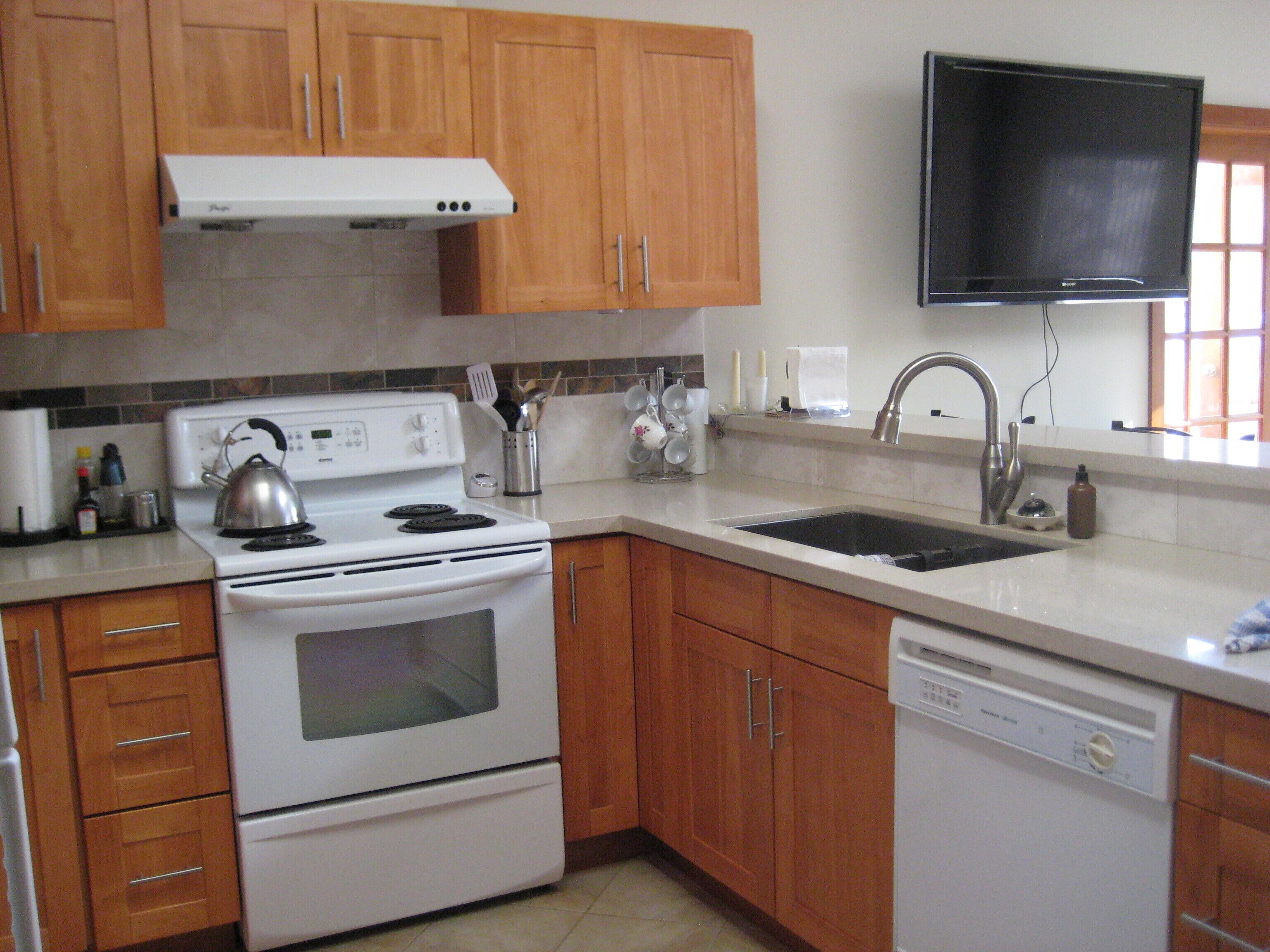 Spectacular Oceanfront Retreat - Boathouse