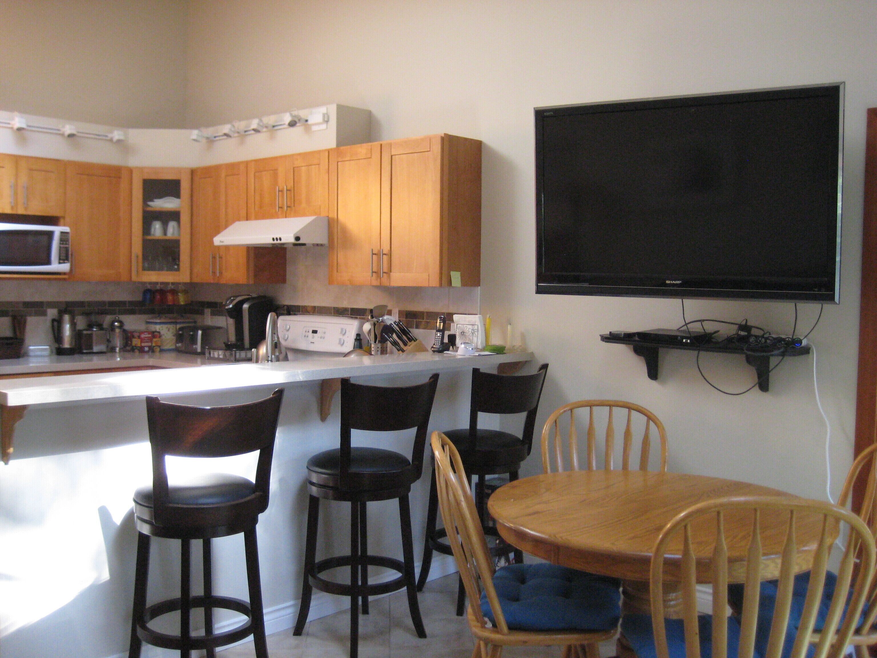 Spectacular Oceanfront Retreat - Boathouse