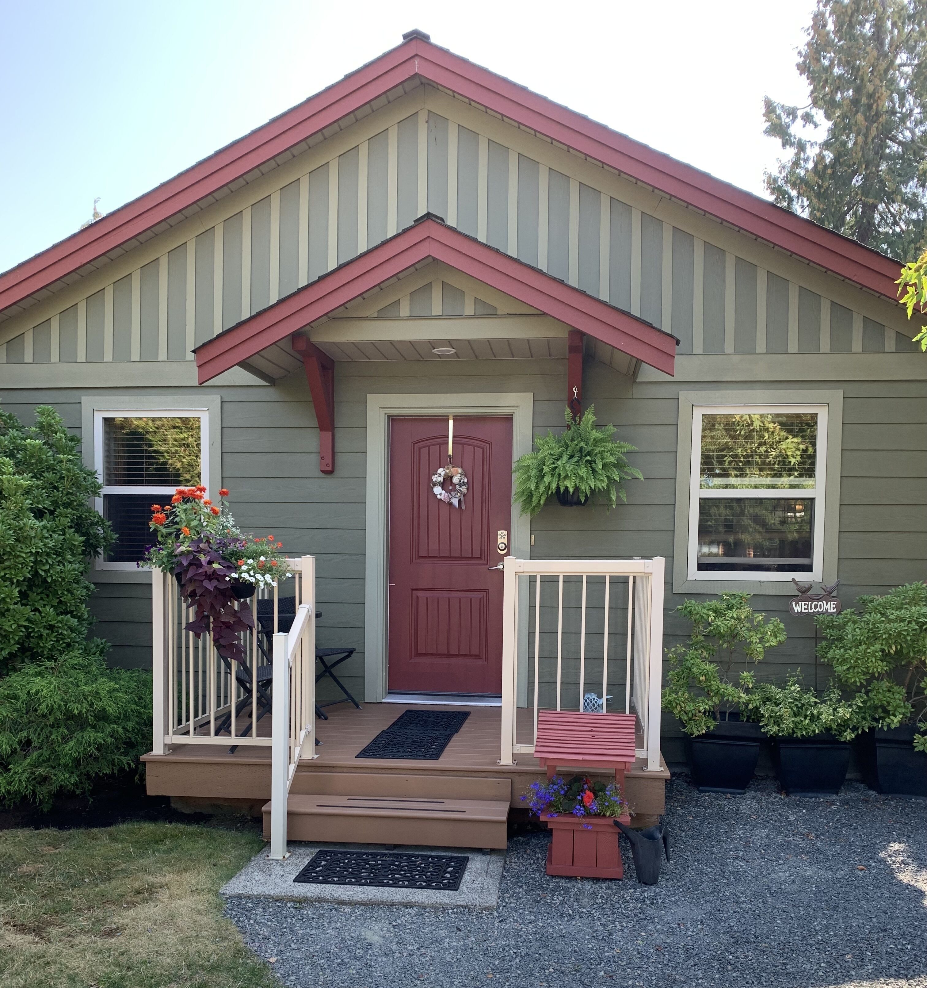 Cozy Cottage at Oceanside Village Parksville.  MAX 10  DAY STAY AT THIS TIME