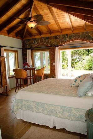 6 chambres, fer et planche à repasser, Wi-Fi, draps fournis