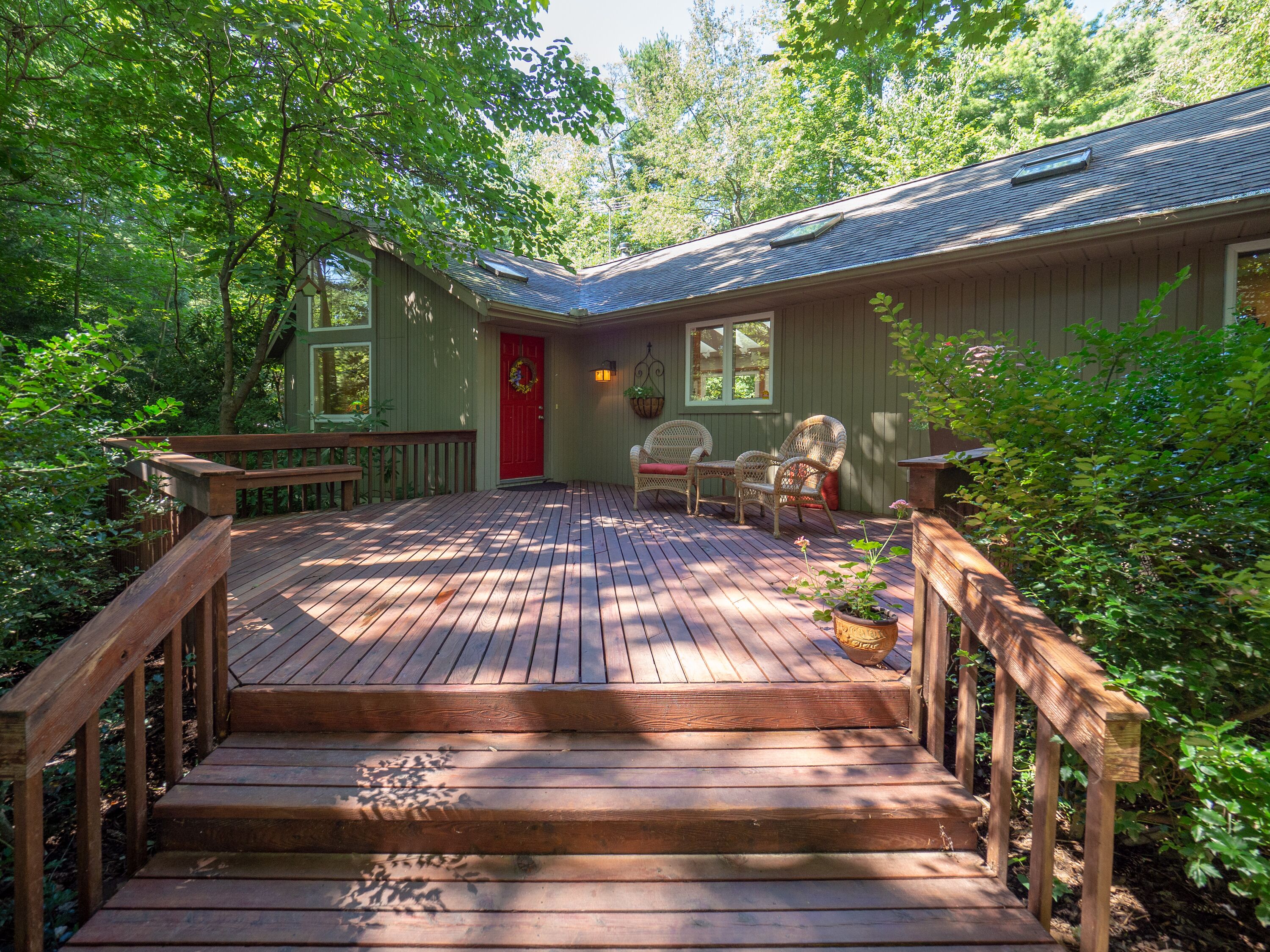 Prime weeks left in modern home - bikes, dog friendly, and close to the lake .