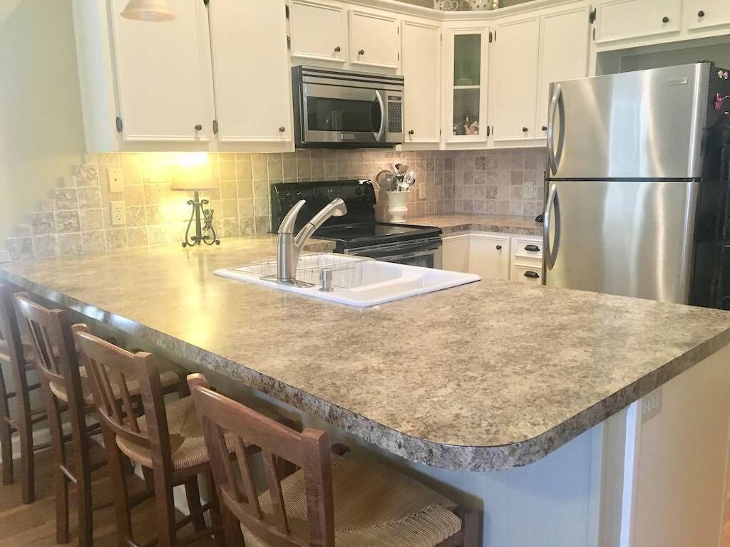 The Sunday House -Adorable Hill Country Cottage - Llano River, Shopping, Sights