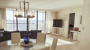 Flat-screen TV, DVD player, books - Sanibel Harbour Resort #914 2BR/2B - Beachfront, heated pool near 4-star Resort (Fort Myers)