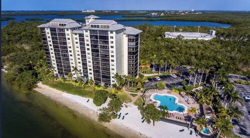 Sanibel Harbour Resort #914 2BR/2B - Beachfront, heated pool near 4-star Resort 