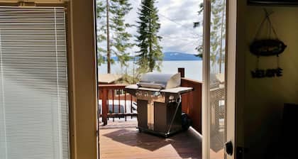 Premiere Family-Friendly Lakeside Cabin, Beautiful Views, Free Dock & Boat Slip