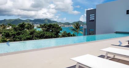 Oceanfront amazing 2 bedrooms Condo