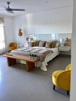 2 bedrooms, travel cot, free WiFi, bed sheets - Oceanfront amazing 2 bedrooms Condo (Beacon Hill)