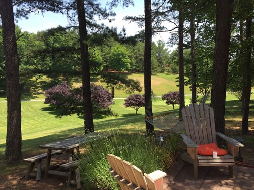 Cozy townhouse on Woods Resort Golf, spa, swimming, tennis and hiking