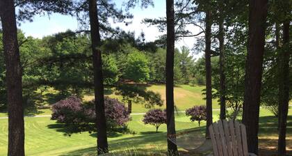 Cozy townhouse on Woods Resort Golf, spa, swimming, tennis and hiking
