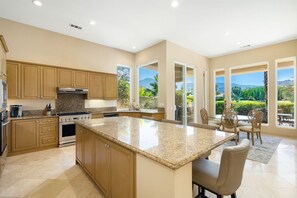 Fridge, microwave, oven, stovetop - Winged Foot 3 Bedrooms, 4 Baths, Private Pool, #110419 (La Quinta)