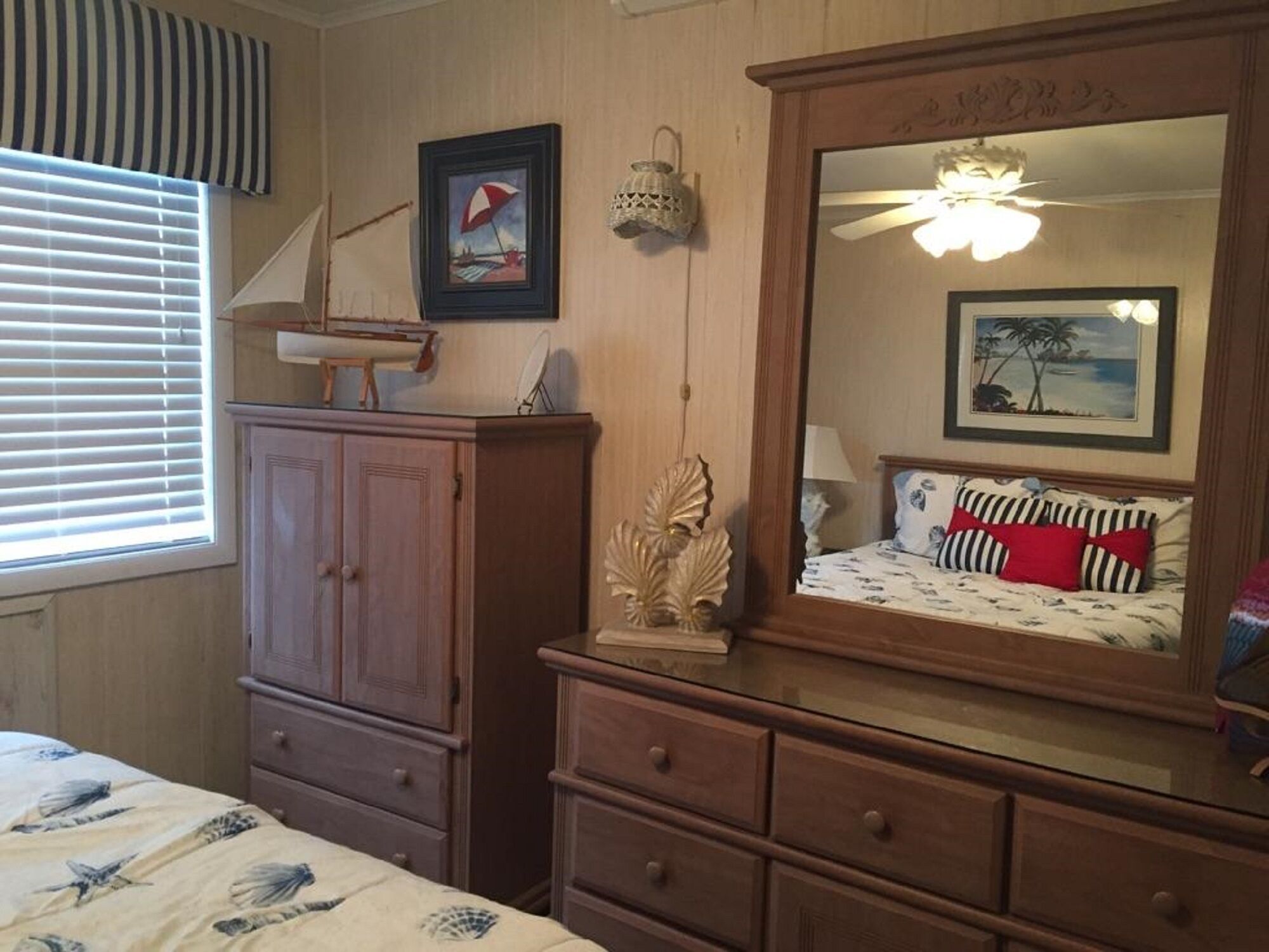 Carribean Decor-Beach Front Condo Ocean Pier I-Wifi