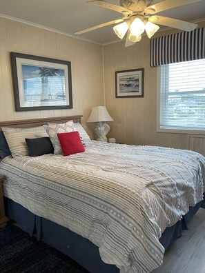 2 bedrooms, pillow-top beds, iron/ironing board, free WiFi