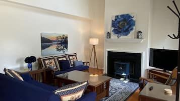 Televisión, chimenea