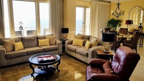 Televisión, videojuegos, reproductor de DVD y estéreo 