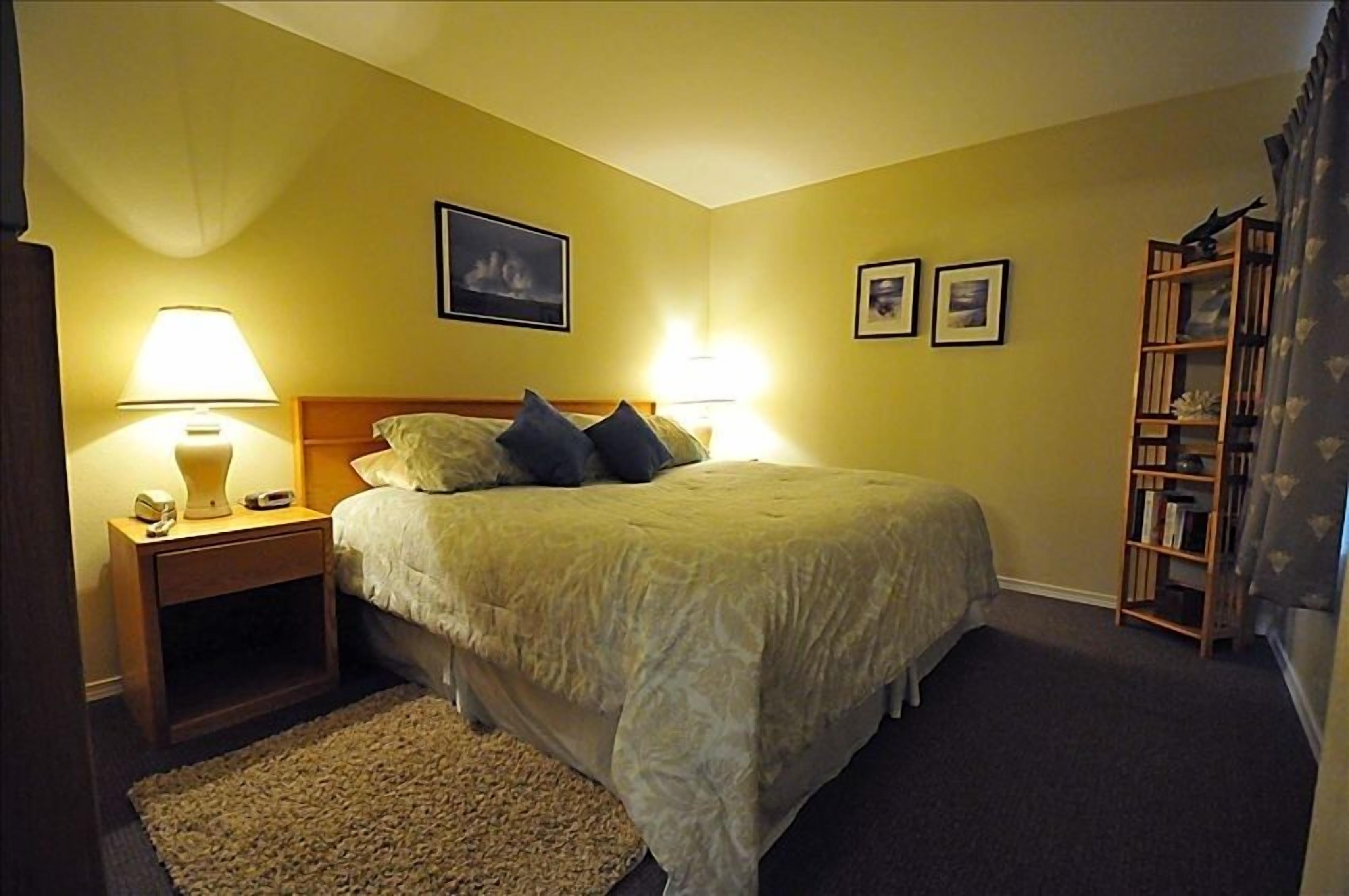 Spectacular 180' View, Beach Front Condo Great Kids Beach!