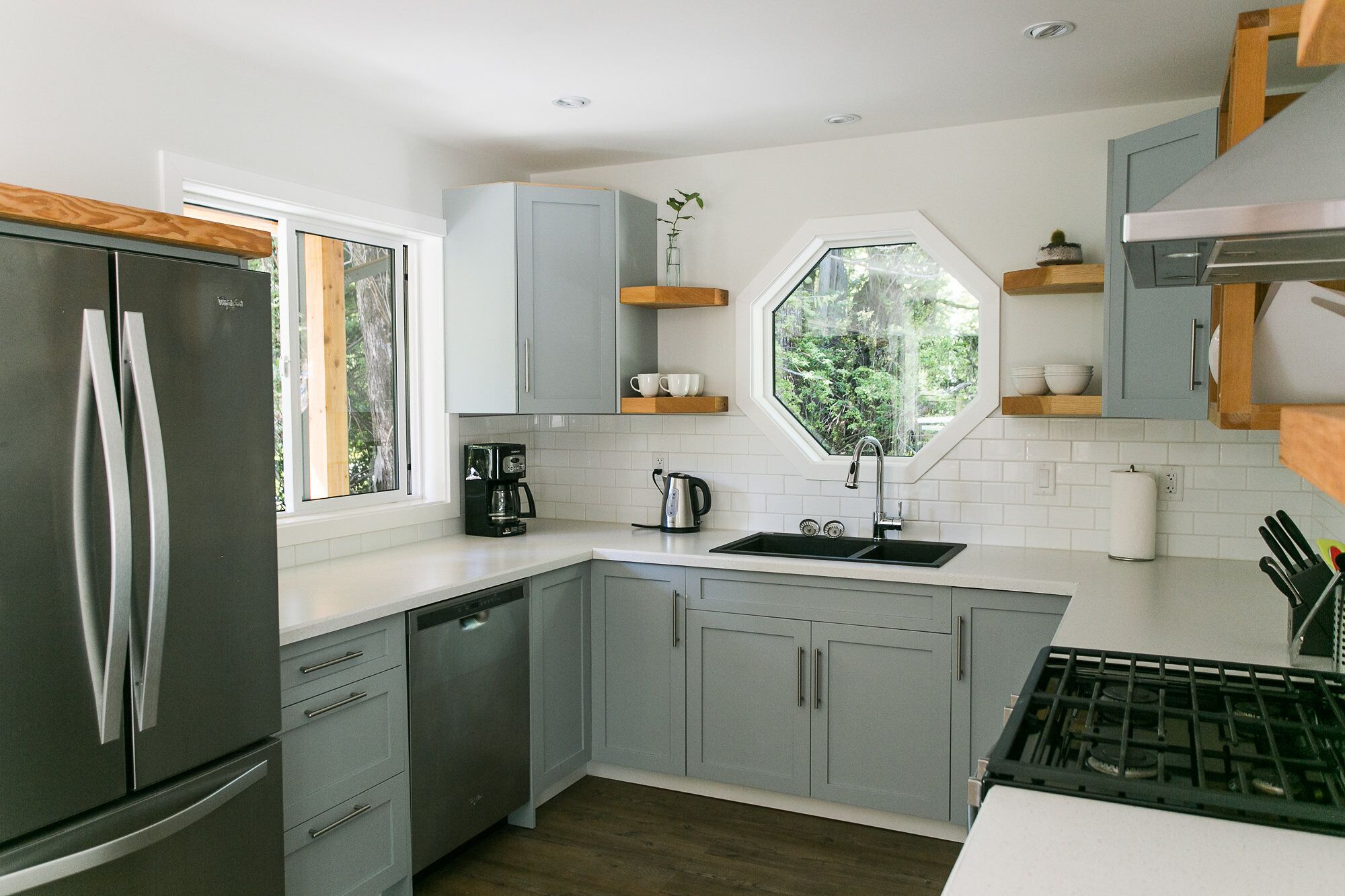 Cozy Tofino Guest House, Walking Distance to the Beach