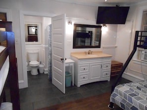 10 bedrooms, iron/ironing board, free WiFi