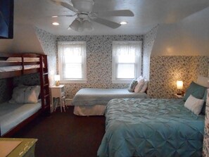 10 Schlafzimmer, Bügeleisen/Bügelbrett, kostenloses WLAN