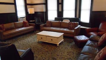 Smart TV, DVD player, books