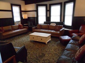 Smart TV, DVD player, books