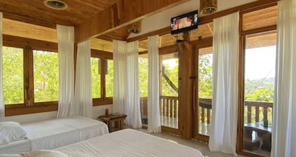 Maison tropicale avec vue magnifique, pour 4 personnes, Ă seulement 5 minutes de la plage de Jaco