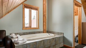 Unclassified image, 4 of 22, button - Wonderful Rockies Cabin Getaway for Hike or Ski (Golden)