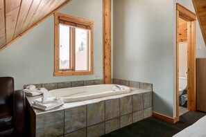 Unclassified image, 4 of 22, button - Wonderful Rockies Cabin Getaway for Hike or Ski (Golden)