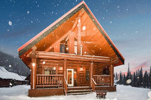 Wonderful Rockies Cabin Getaway for Hike or Ski