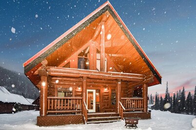 Wonderful Rockies Cabin Getaway for Hike or Ski