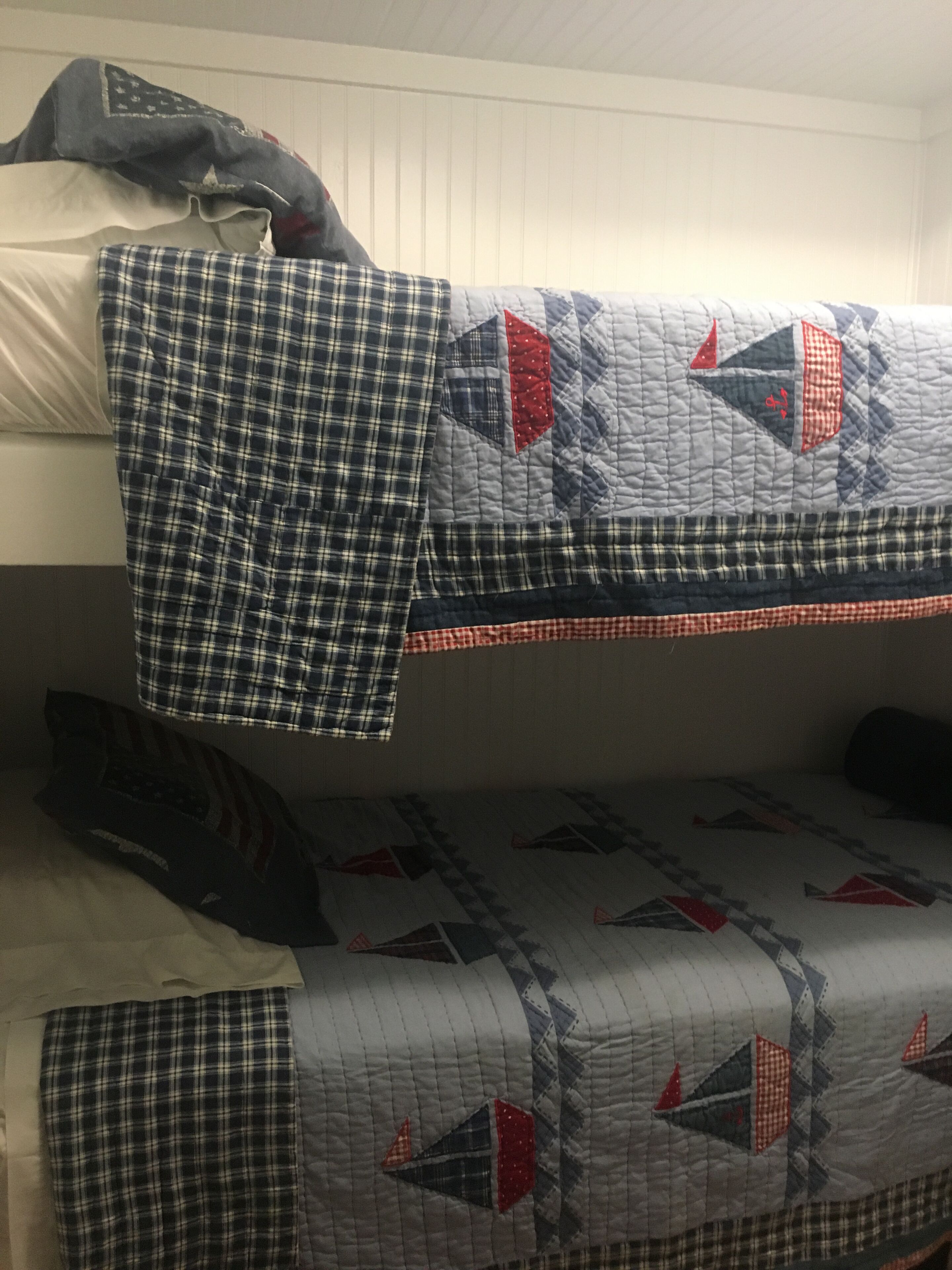 STEPS TO SAND ~ BEACH SUNSUITE EFFICIENCY ~ CENTER ISLAND