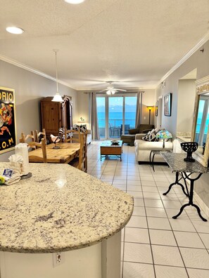 Flachbildfernseher, Stereoanlage