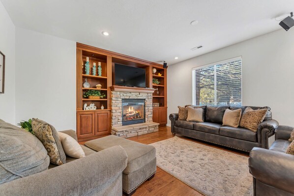 Älytelevisio, takka, DVD-soitin