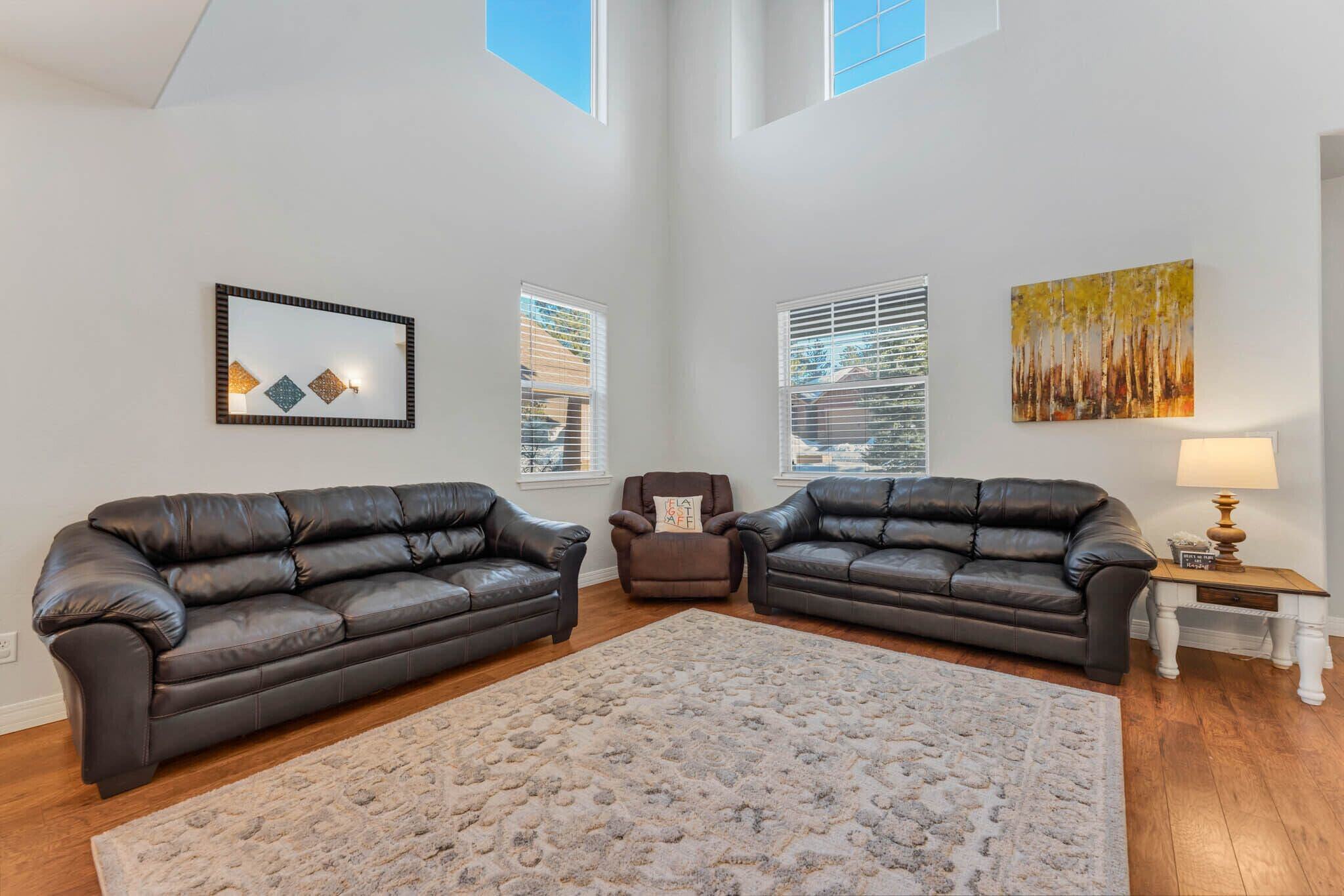 Beautiful 3,000sqft Home Perfect For Your Mountain Getaway!