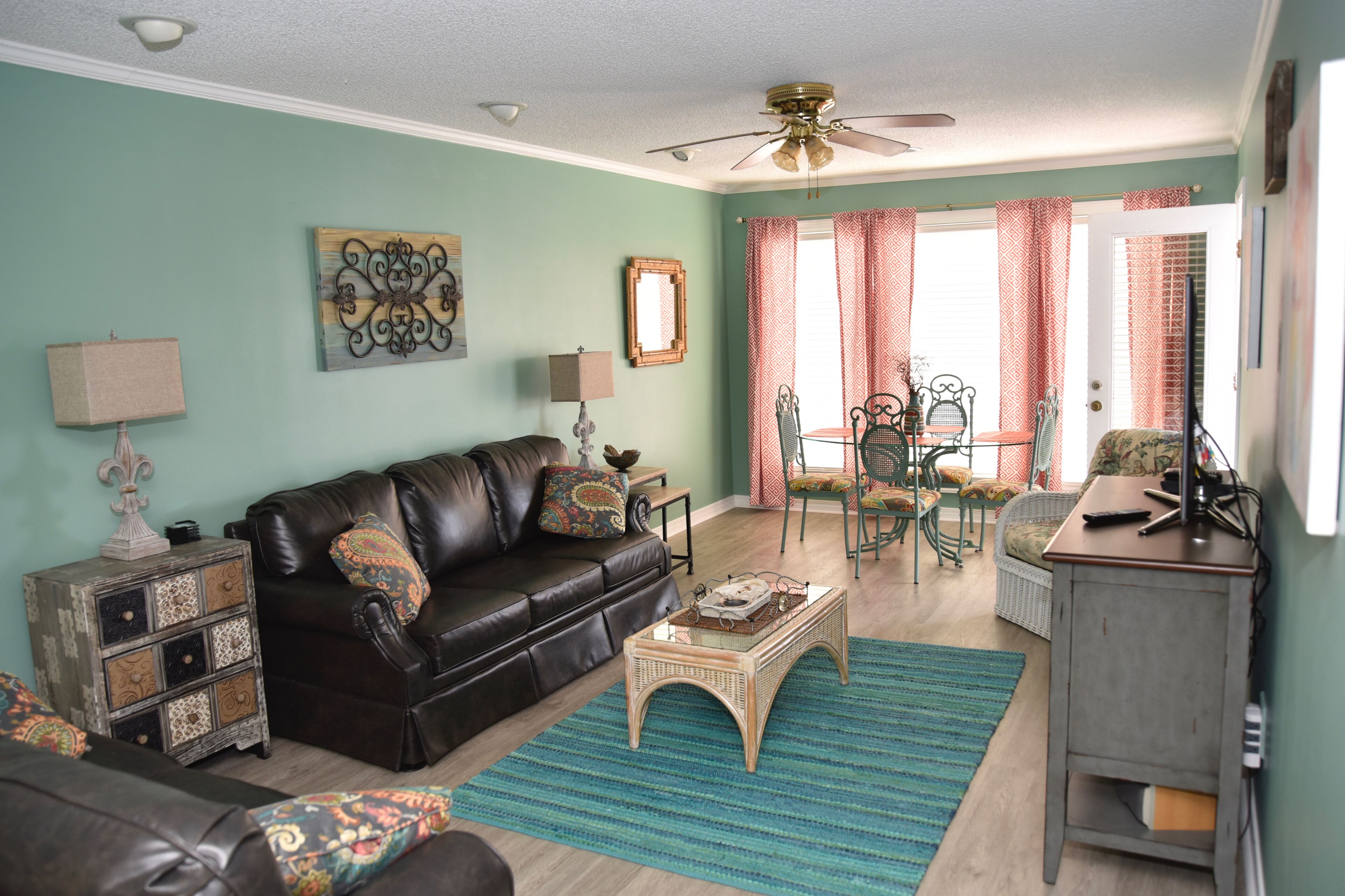 2BR2BA, Small Dog Friendly - Now BOOKING Spring Break & SUMMER!