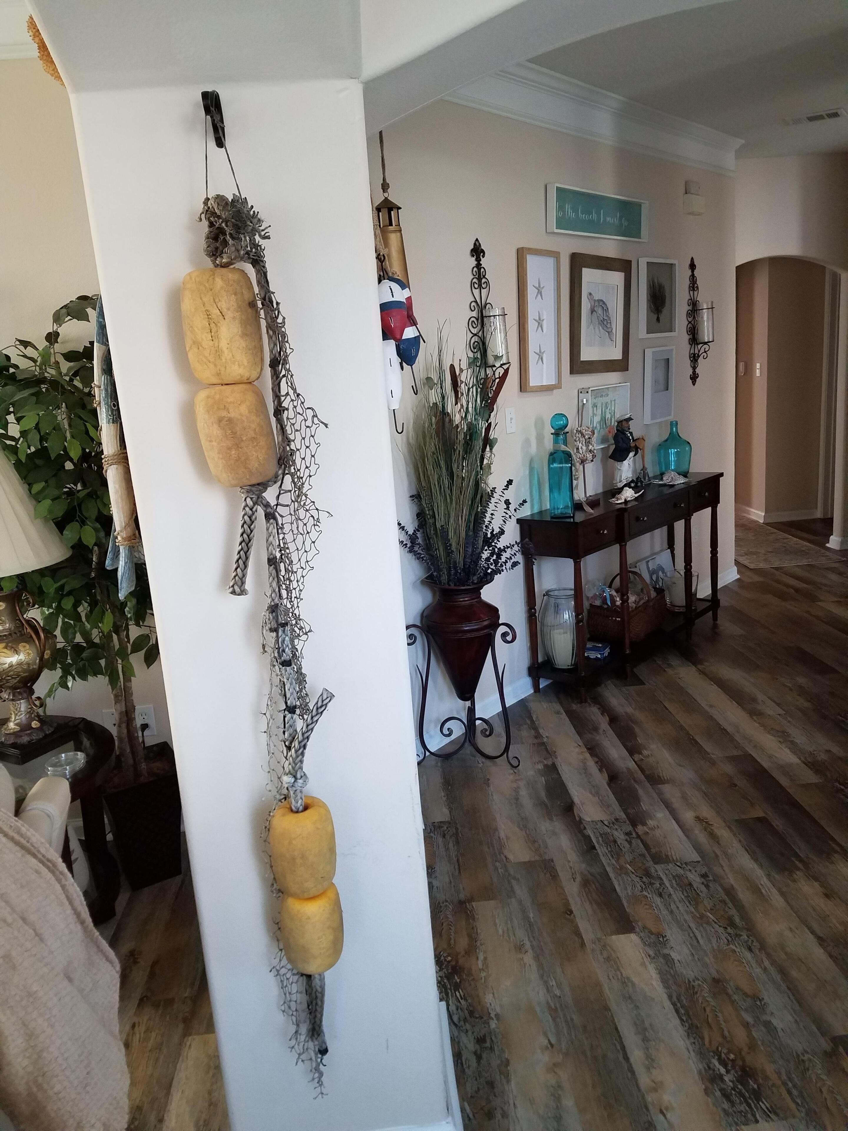 Biloxi/gulfport condo, gated community/newly decorated/pet friendly