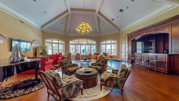 Interior - Biloxi/gulfport condo, gated community/newly decorated/pet friendly (Gulfport)