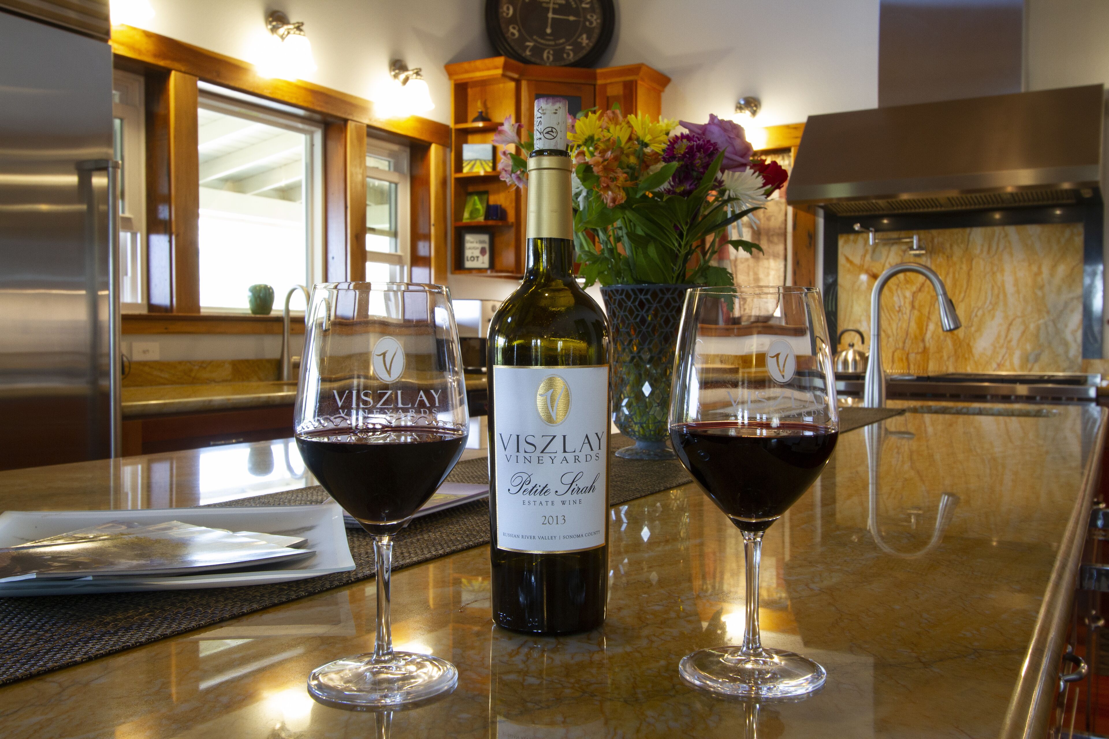  Ultimate staycation on the vineyard, Pool, hot tub with 5 ensuite bed/ 6 bath