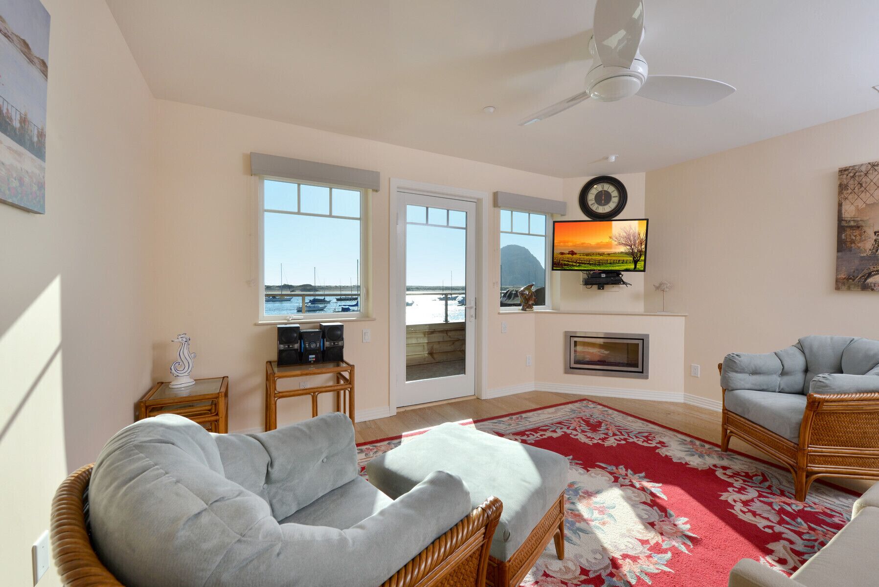 Welcome to the La Roche Suites, the best of Morro Bay: walkable, watchable, and wonderfully unforgettable.